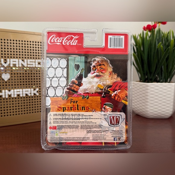 New M2 Machines Coca-Cola 1998 GMC sierra 1500 4X4 - Picture 2 of 3